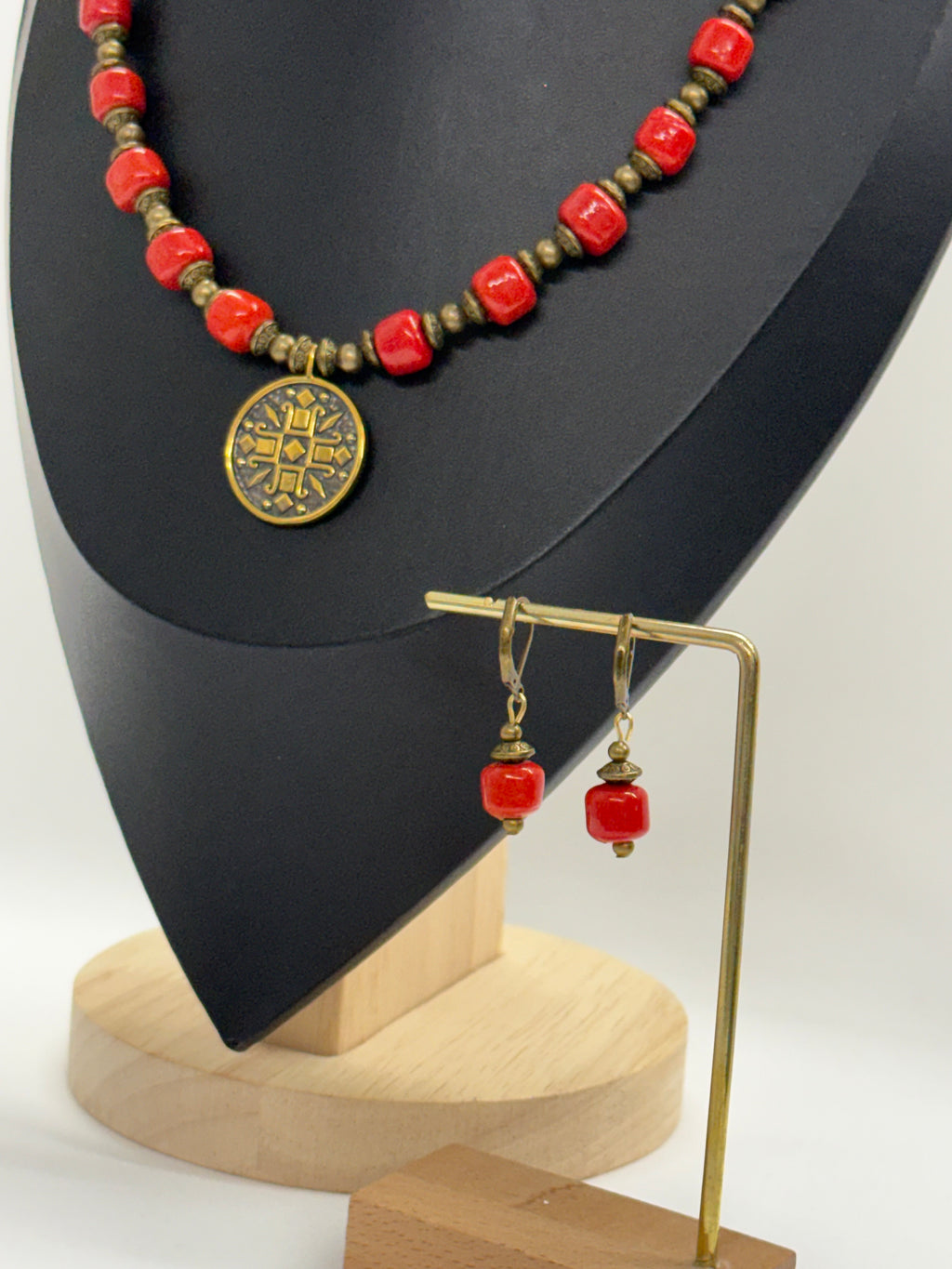“Kryzhyk” Coral Necklace & Earrings Set