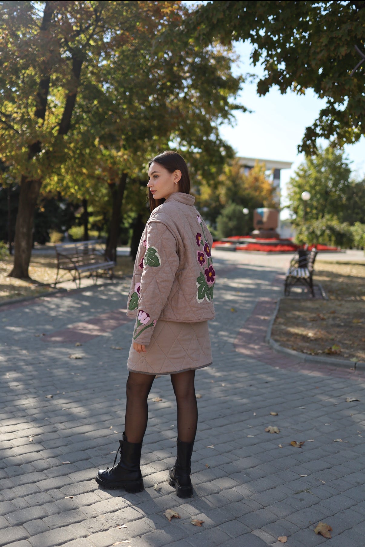 Linen Padded Jacket Kufayka With Handcrafted Mallow Applique Mocha