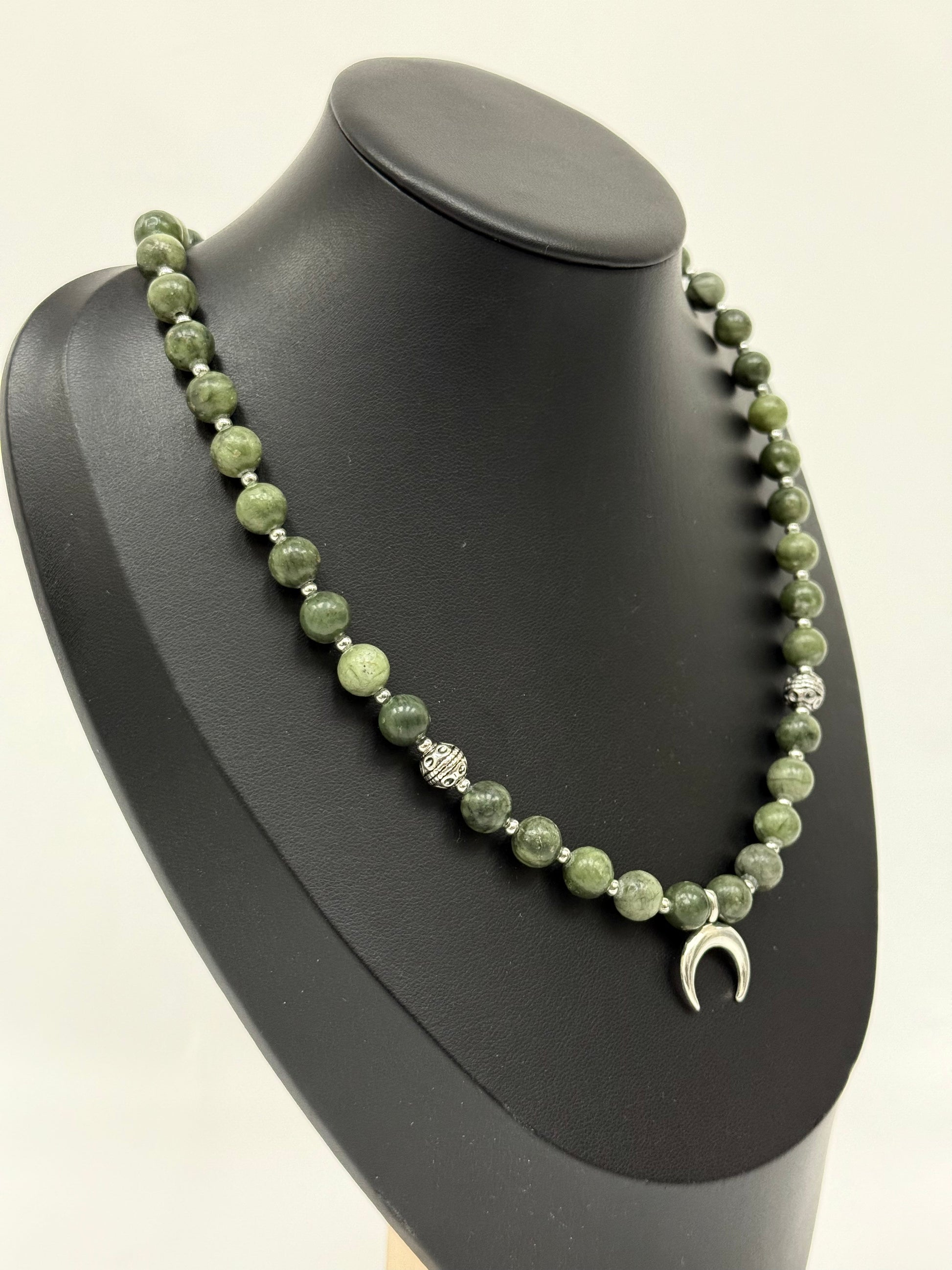 Single-Strand Green Jade Necklace with Lunnytsia Pendant