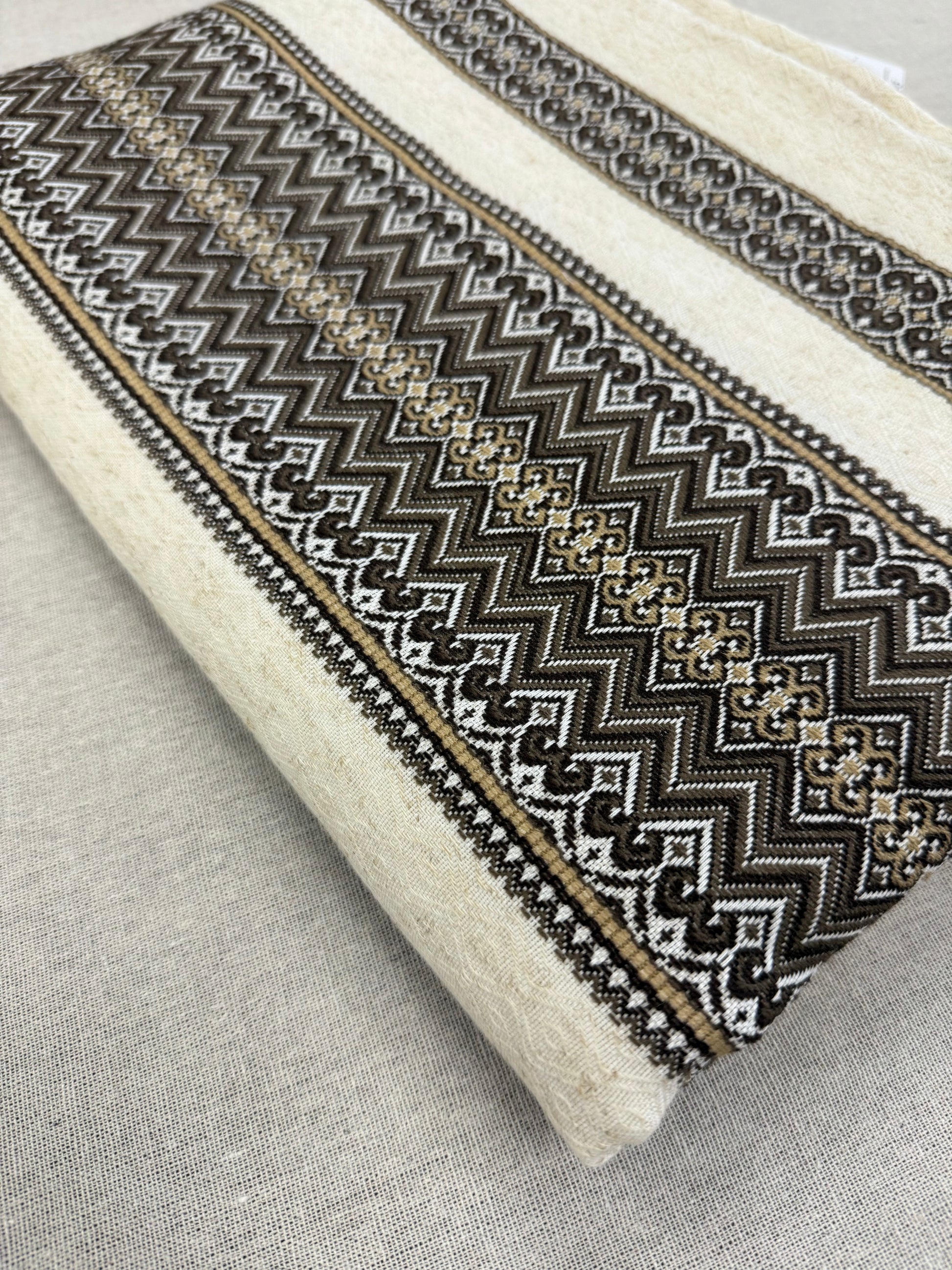 Woven Tablecloth With Traditional Ornament Brown