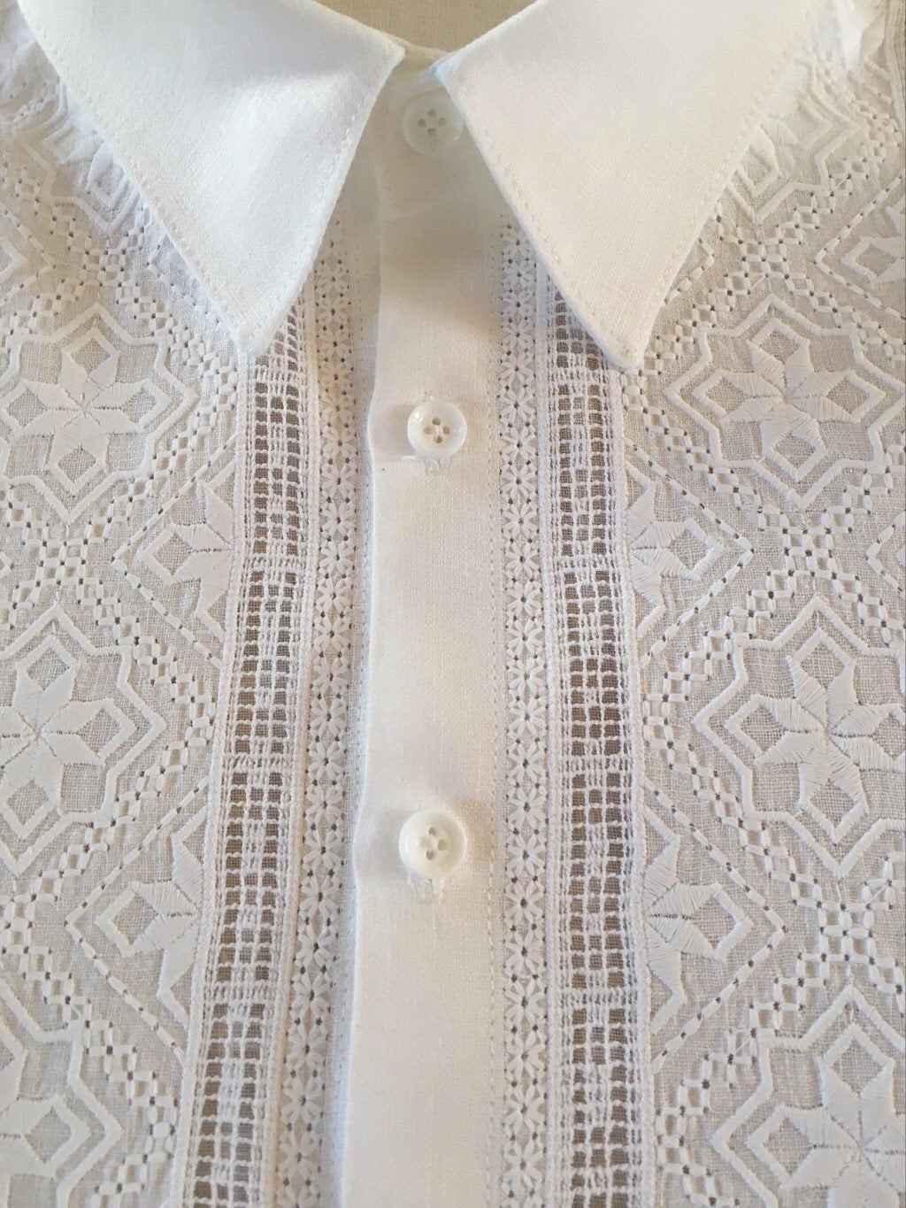 Men’s White Linen Vyshyvanka With Traditional Hand-Embroidered Short Sleeve