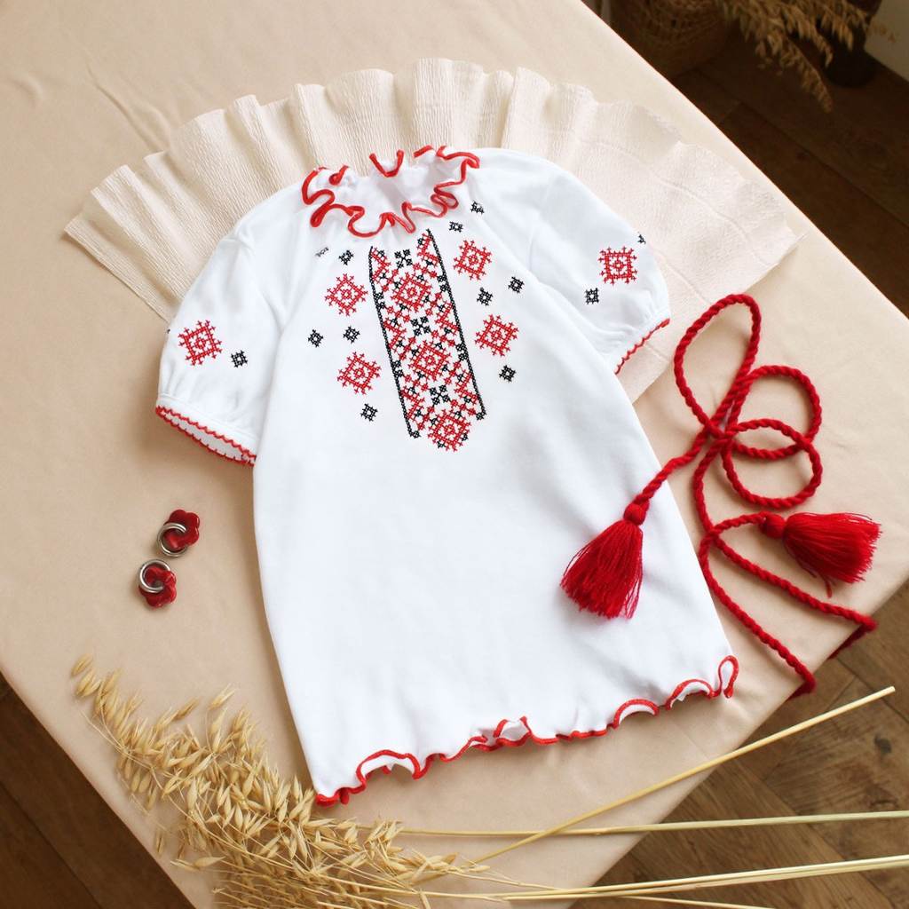 Girls’ Embroidered T-Shirt “Ornament”