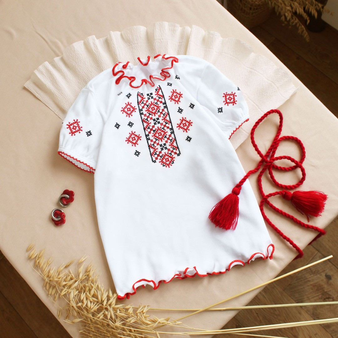 Girls’ Embroidered T-Shirt “Ornament”