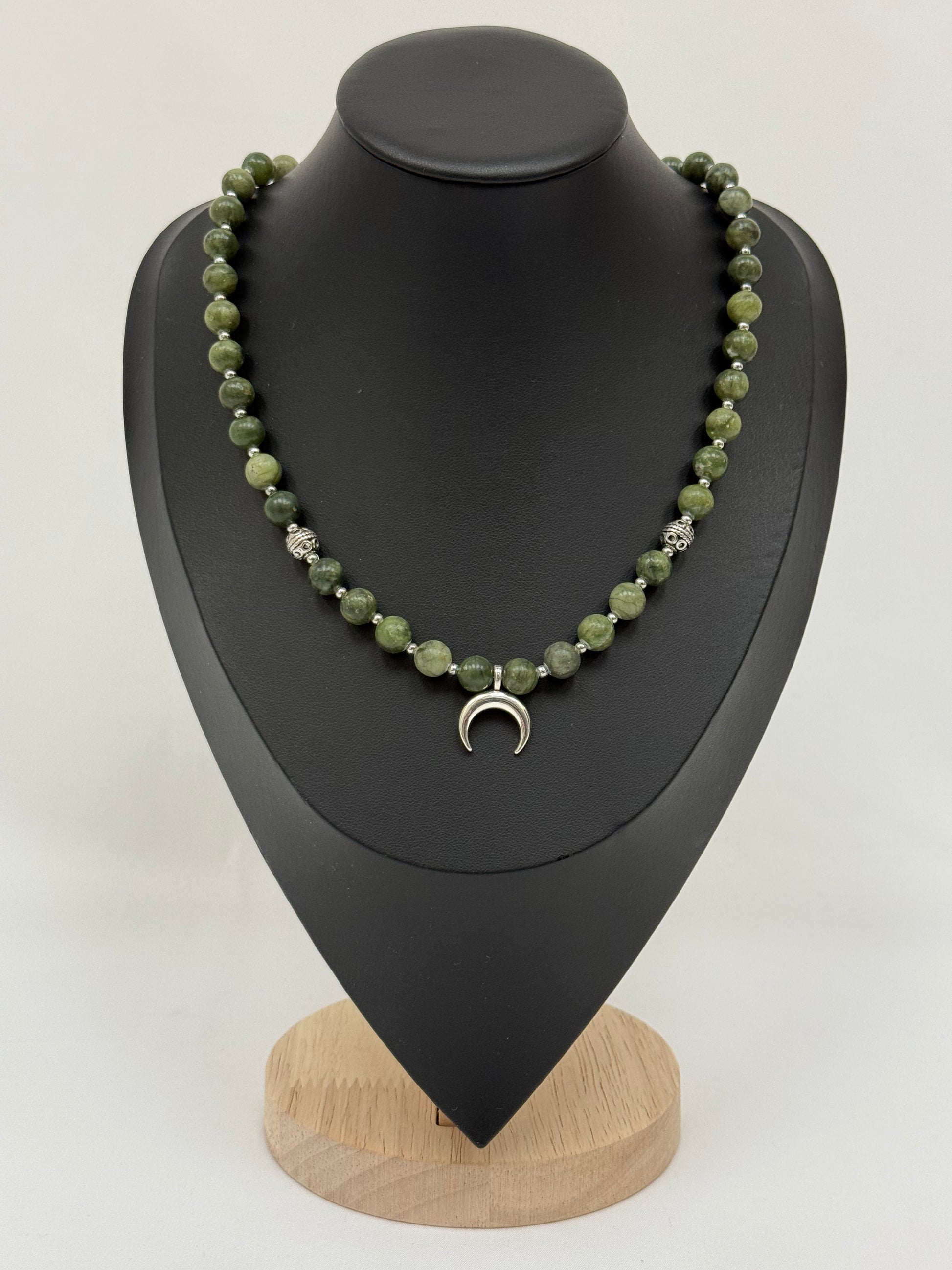Single-Strand Green Jade Necklace with Lunnytsia Pendant