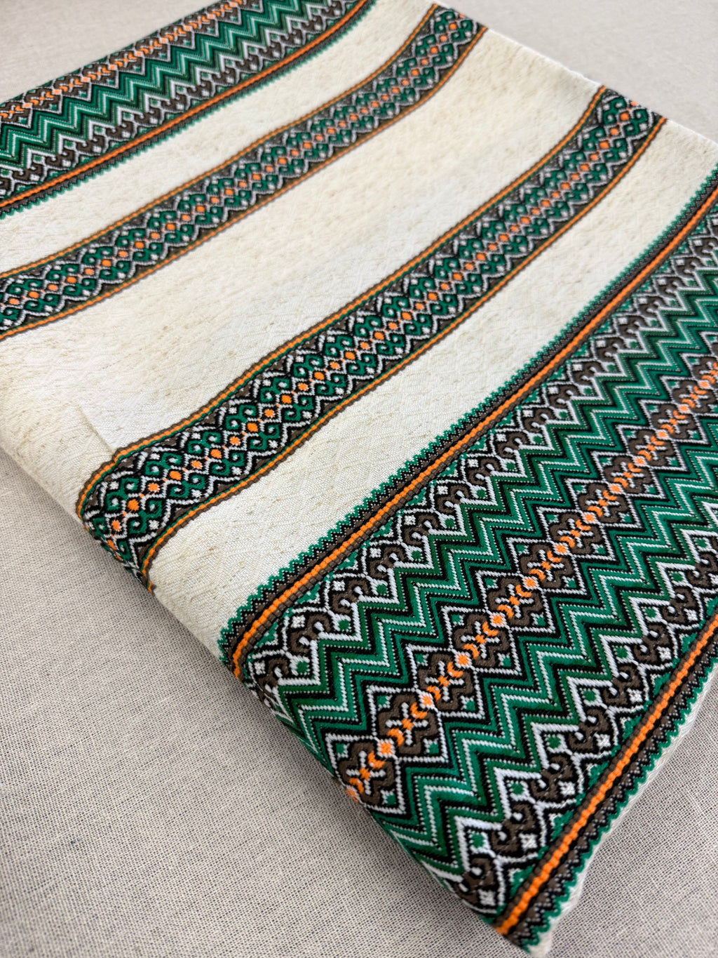 Woven Tablecloth With Traditional Ornament Green