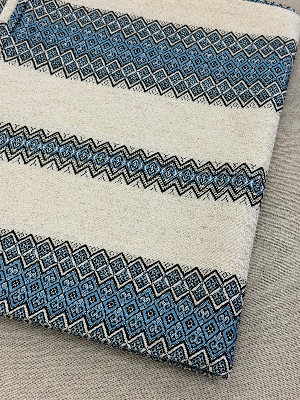 Woven Tablecloth With Traditional Ornament Blue