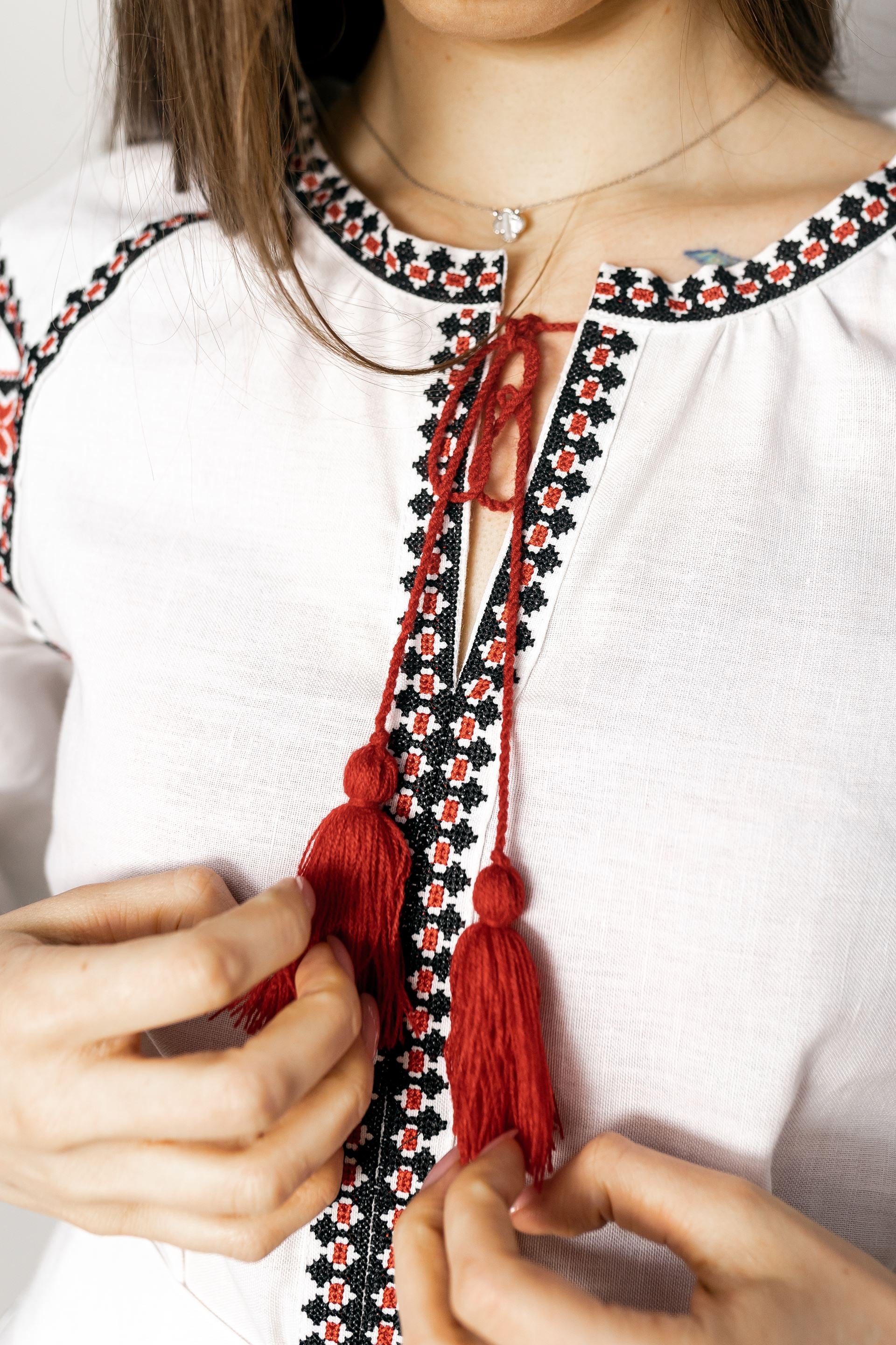 Embroidered dress "Elegance" (white/standart)