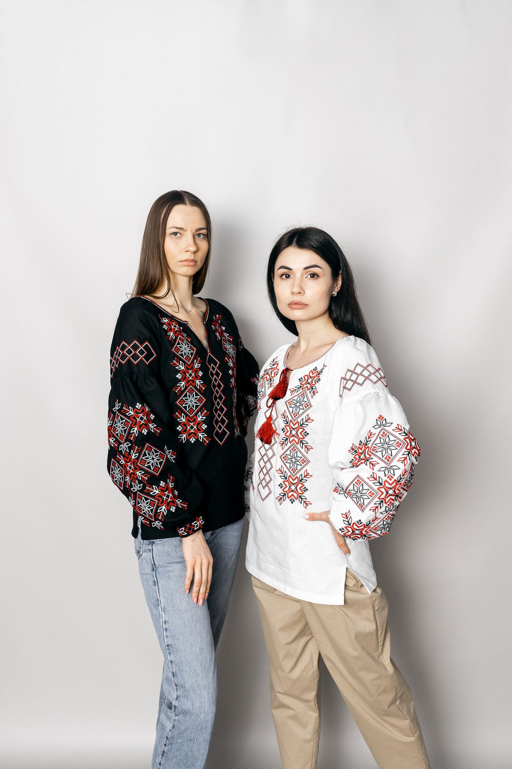 Embroidery "Tradition" (black)