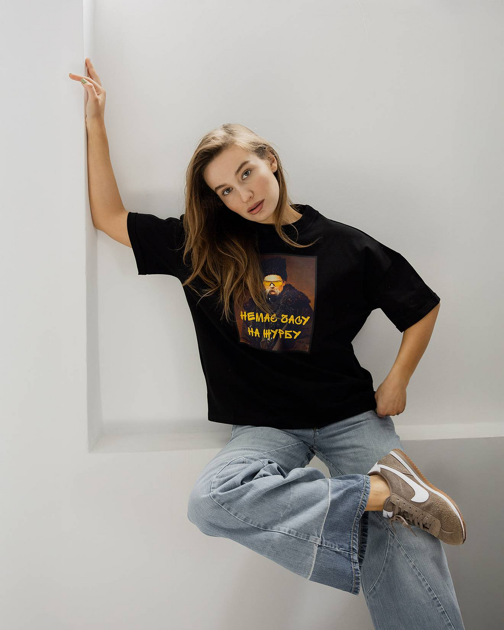 Unisex Oversized T-Shirt Featuring Ukrainian Cultural Icons