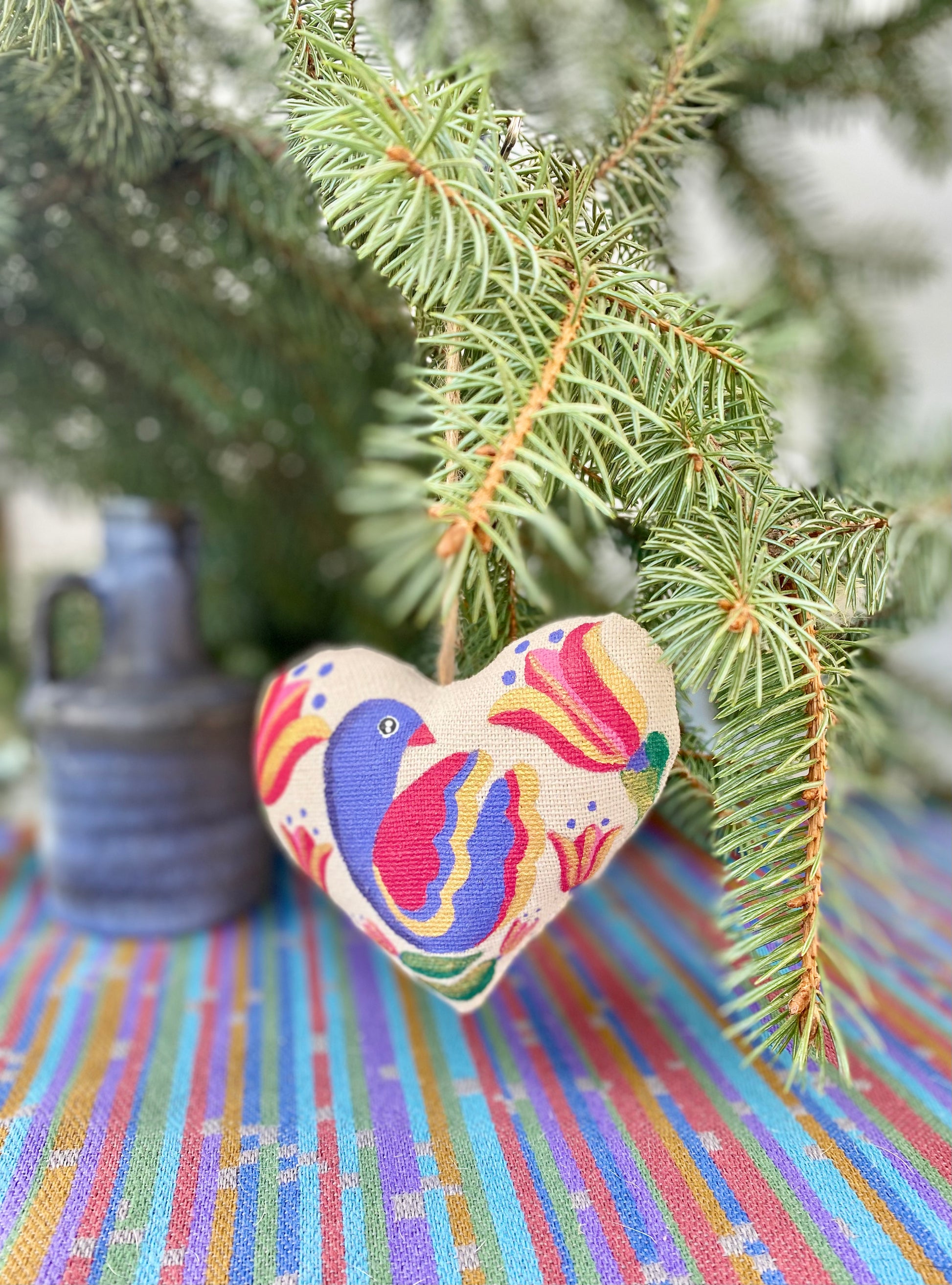 Souvenir "Heart with purple bird (vanilla)"