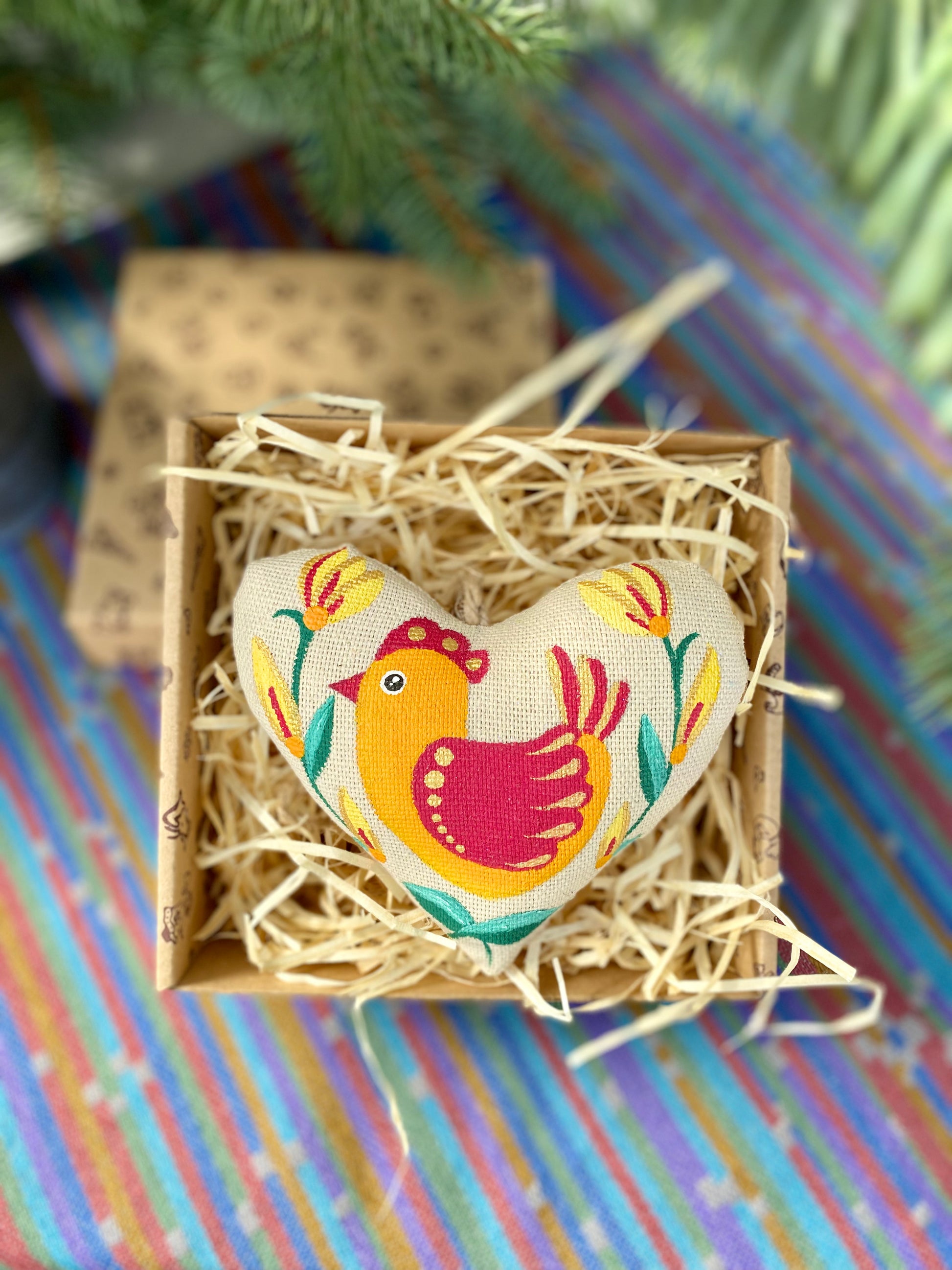 Souvenir "Heart with orange bird (vanilla)"