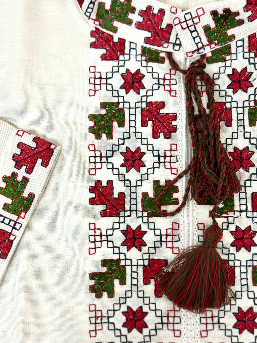 Men’s Linen Vyshyvanka With Traditional Embroidery Short Sleeve