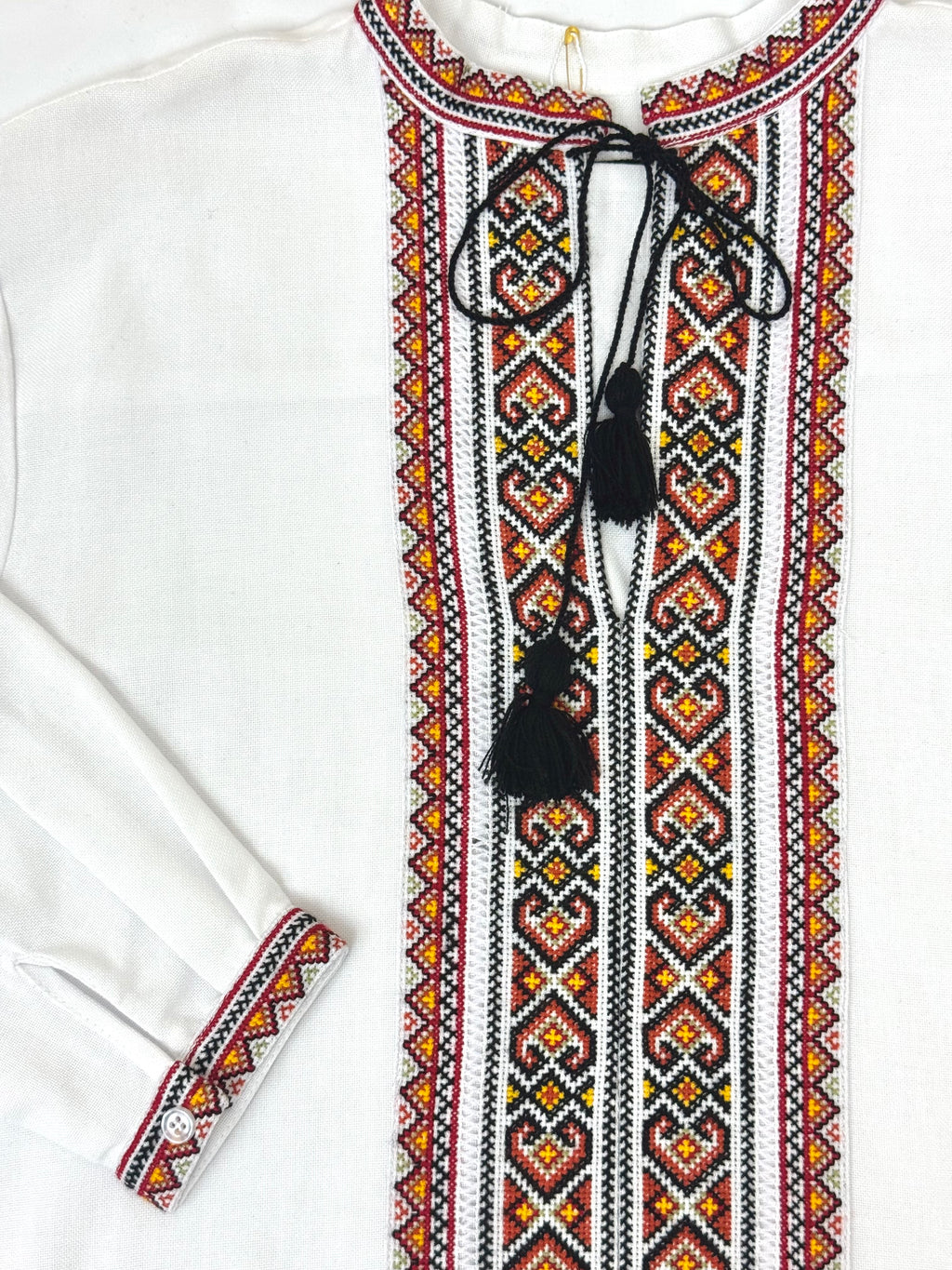 Men’s White Vyshyvanka Hand Embroidery In Ukrainian Traditions Long Sleeve