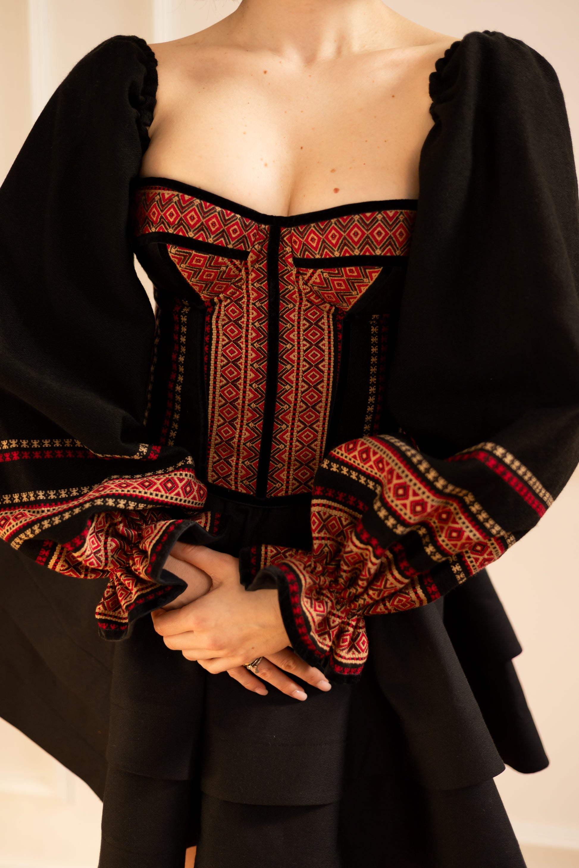 Black and Gold Corset – Elegant Ukrainian-Inspired Waist Corset