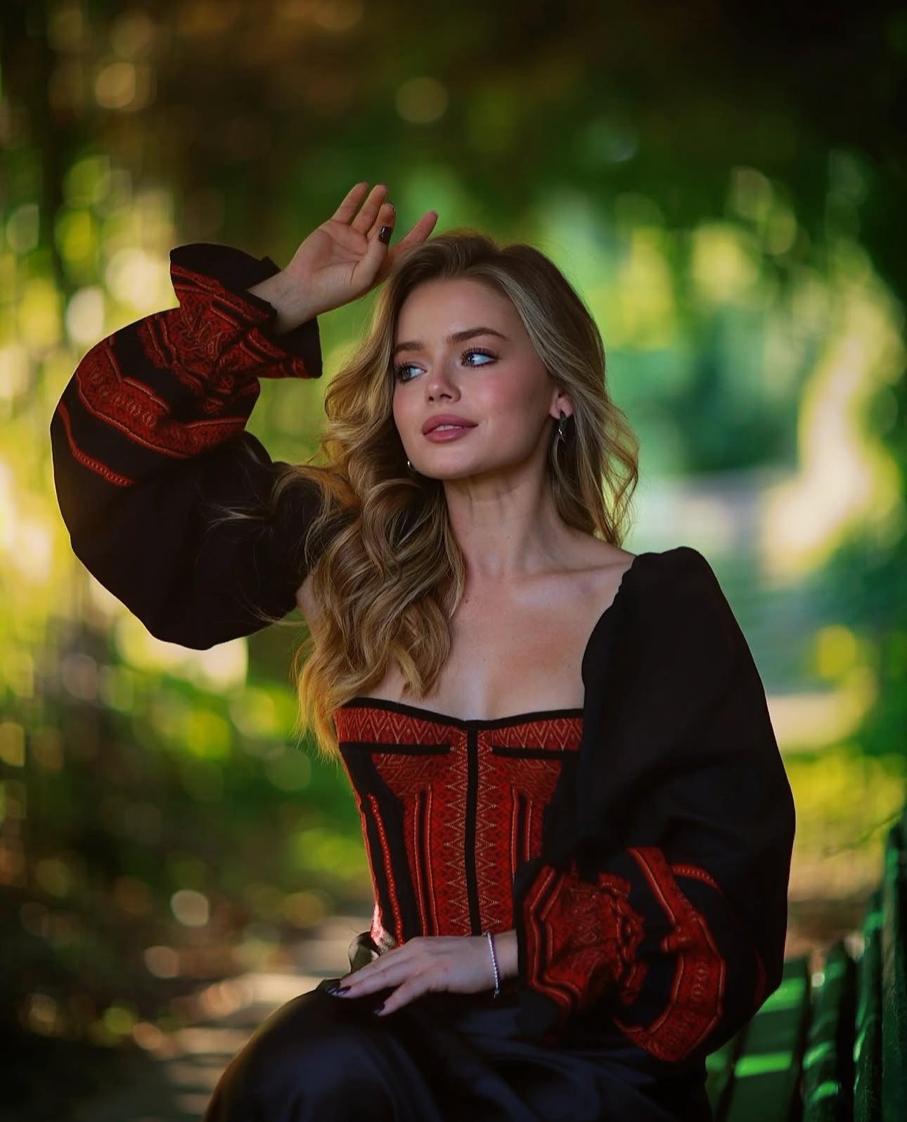 Black and Red Corset – Bold Ukrainian-Inspired Waist Corset