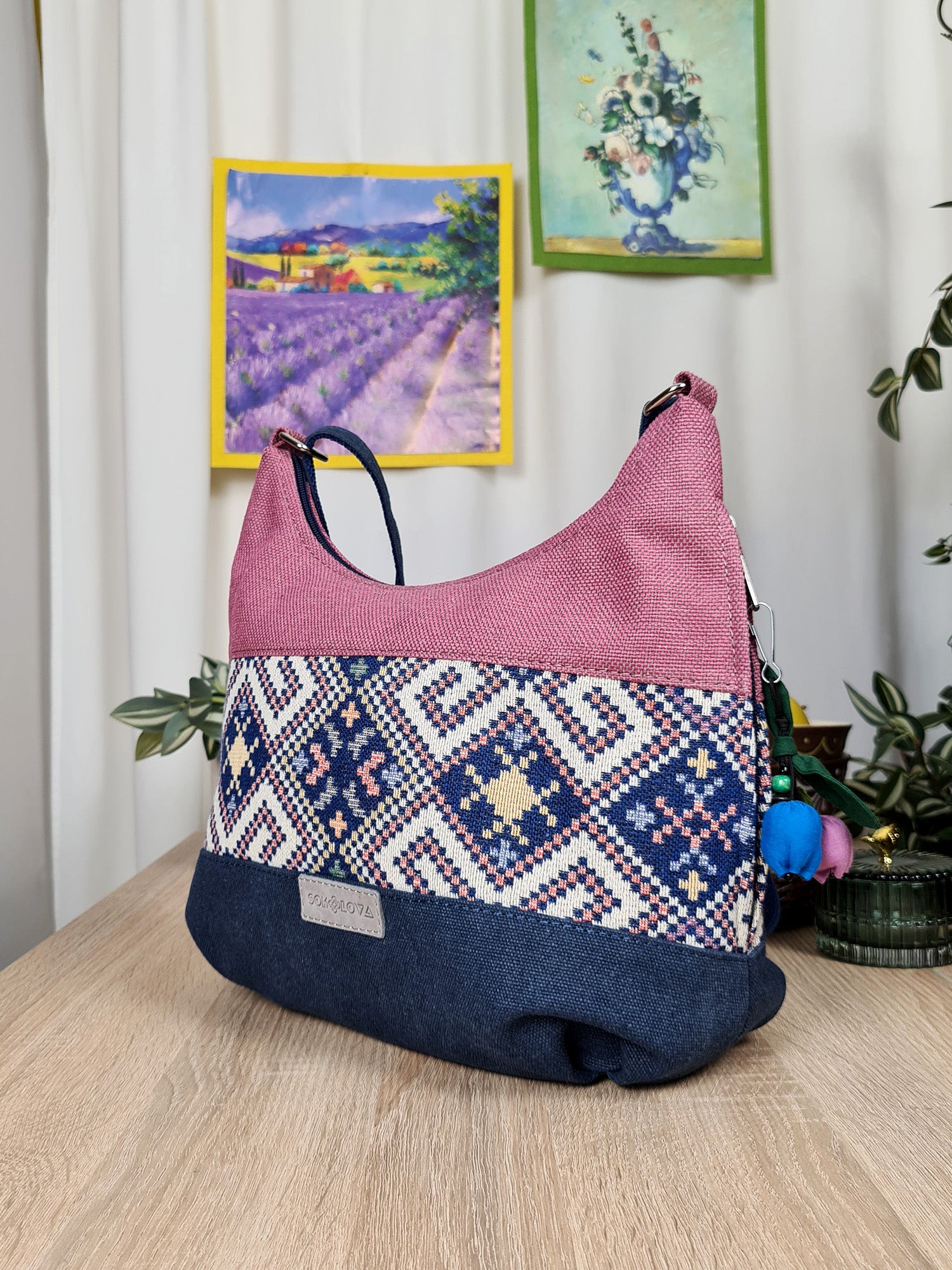 Tapestry bag "3 stripes" with an ornament