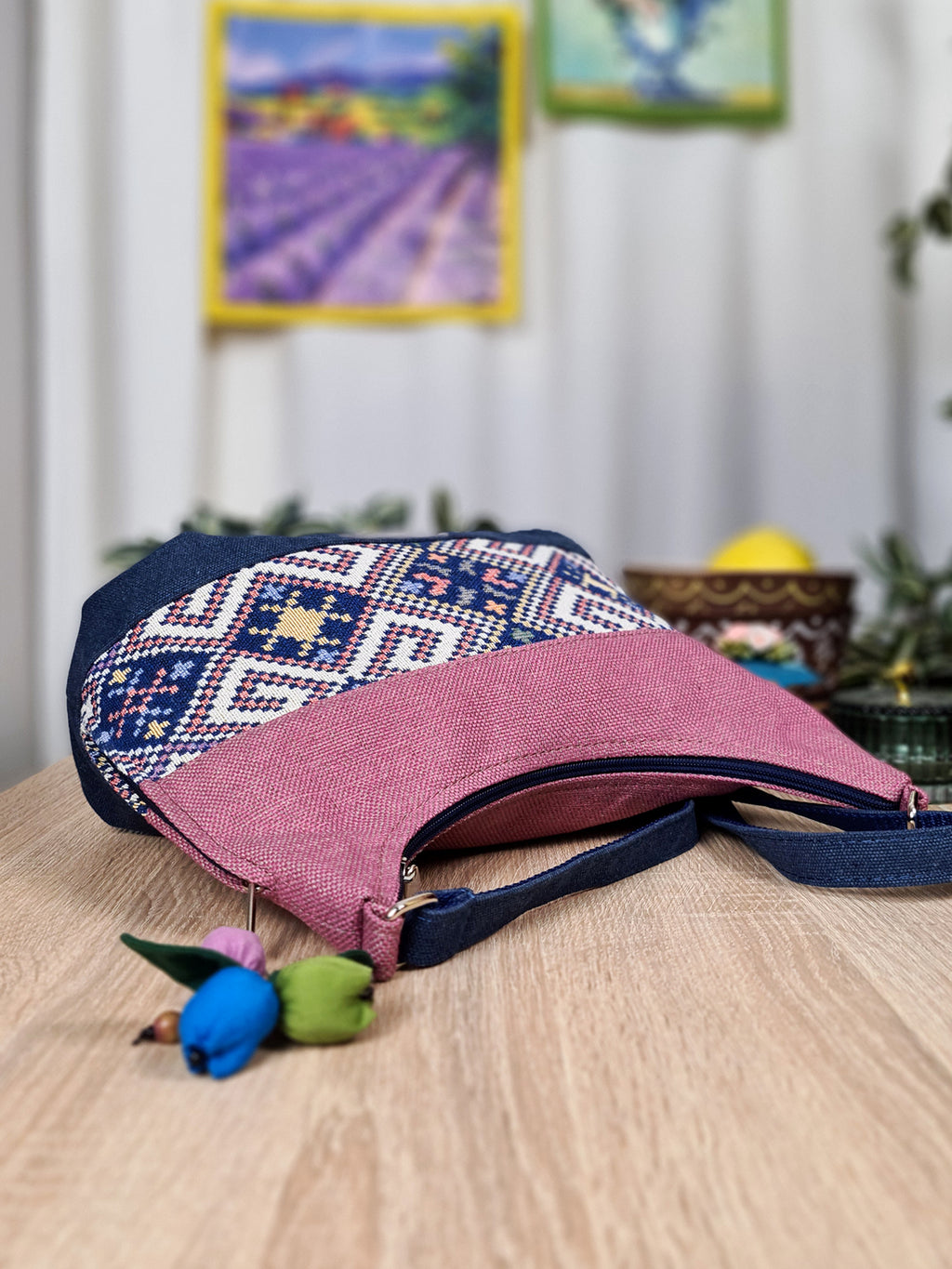 Tapestry bag "3 stripes" with an ornament